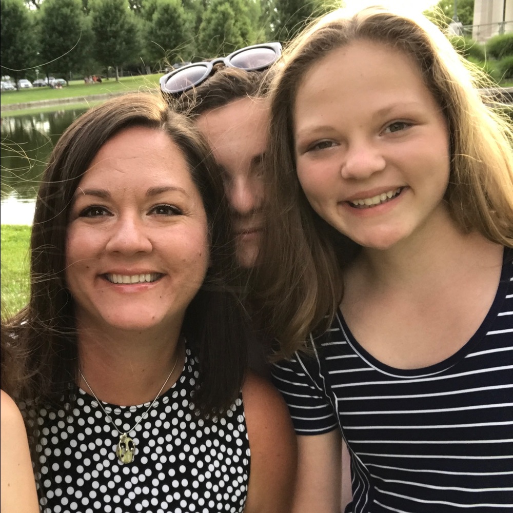 Meet your Posher, Chloe